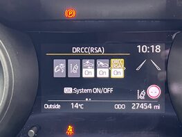 Toyota Yaris DESIGN FHEV 34