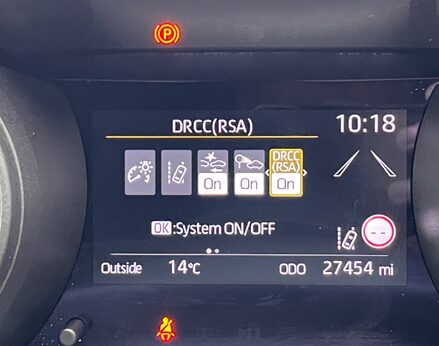 Toyota Yaris DESIGN FHEV 34