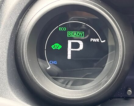 Toyota Yaris DESIGN FHEV 22