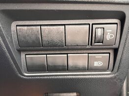 Toyota Yaris DESIGN FHEV 55