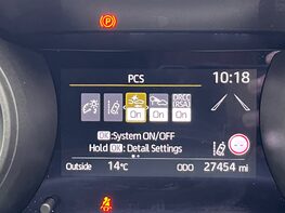 Toyota Yaris DESIGN FHEV 32