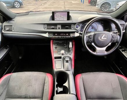 Lexus CT 200H 2