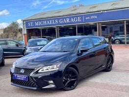 Lexus CT 200H 1