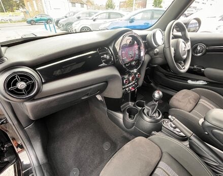 Mini Hatch COOPER SPORT 17
