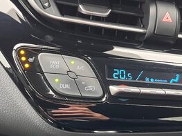 Toyota C-HR GR SPORT 44