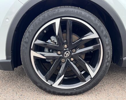 Toyota C-HR GR SPORT 13