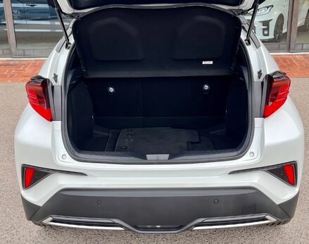 Toyota C-HR GR SPORT 64