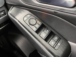 Nissan Qashqai DIG-T ACENTA PREMIUM DCT MHEV 71