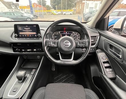 Nissan Qashqai DIG-T ACENTA PREMIUM DCT MHEV 19