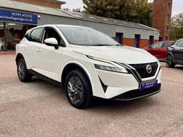 Nissan Qashqai DIG-T ACENTA PREMIUM DCT MHEV 4