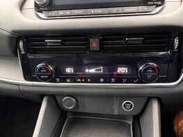 Nissan Qashqai DIG-T ACENTA PREMIUM DCT MHEV 54