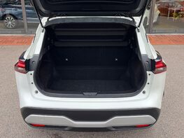 Nissan Qashqai DIG-T ACENTA PREMIUM DCT MHEV 76