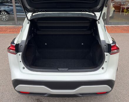 Nissan Qashqai DIG-T ACENTA PREMIUM DCT MHEV 76