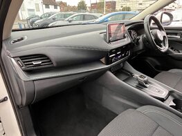 Nissan Qashqai DIG-T ACENTA PREMIUM DCT MHEV 17