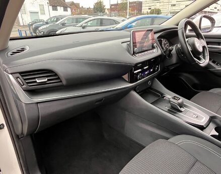 Nissan Qashqai DIG-T ACENTA PREMIUM DCT MHEV 17