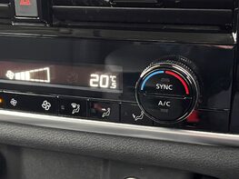 Nissan Qashqai DIG-T ACENTA PREMIUM DCT MHEV 56