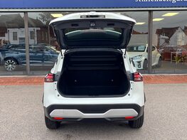 Nissan Qashqai DIG-T ACENTA PREMIUM DCT MHEV 75