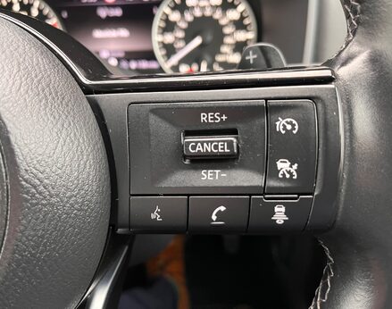 Nissan Qashqai DIG-T ACENTA PREMIUM DCT MHEV 64