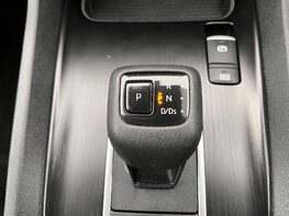 Nissan Qashqai DIG-T ACENTA PREMIUM DCT MHEV 61