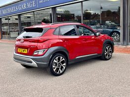 Hyundai KONA T-GDI PREMIUM MHEV 8