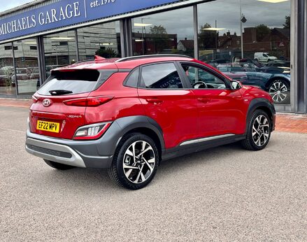 Hyundai KONA T-GDI PREMIUM MHEV 8