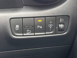 Hyundai KONA T-GDI PREMIUM MHEV 58