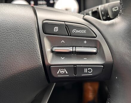 Hyundai KONA T-GDI PREMIUM MHEV 57