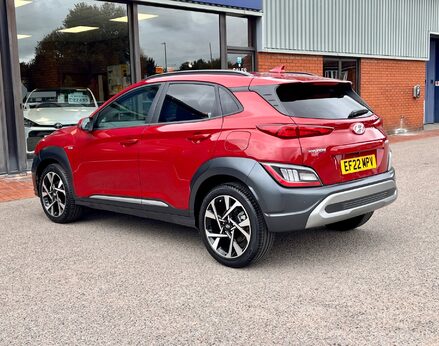 Hyundai KONA T-GDI PREMIUM MHEV 9