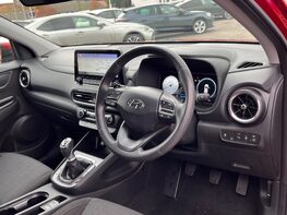 Hyundai KONA T-GDI PREMIUM MHEV 18