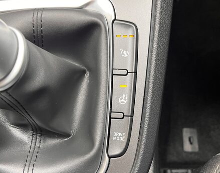 Hyundai KONA T-GDI PREMIUM MHEV 49