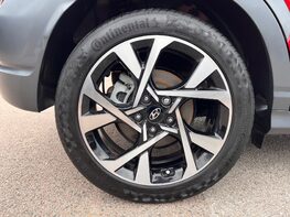 Hyundai KONA T-GDI PREMIUM MHEV 15