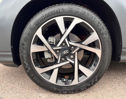 Hyundai KONA T-GDI PREMIUM MHEV 13