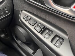 Hyundai KONA T-GDI PREMIUM MHEV 60