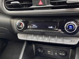 Hyundai KONA T-GDI PREMIUM MHEV 46