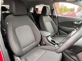 Hyundai KONA T-GDI PREMIUM MHEV 61