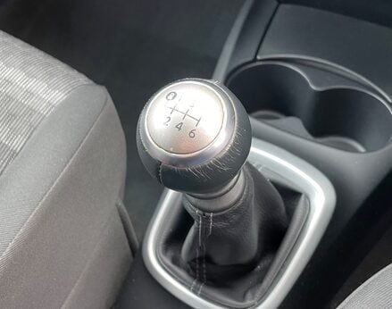 Toyota Yaris VVT-I ICON 37