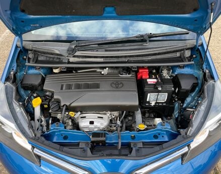 Toyota Yaris VVT-I ICON 7