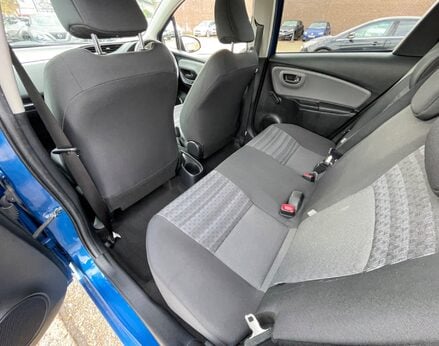 Toyota Yaris VVT-I ICON 48