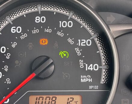 Toyota Yaris VVT-I ICON 24