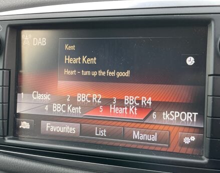 Toyota Yaris VVT-I ICON 27