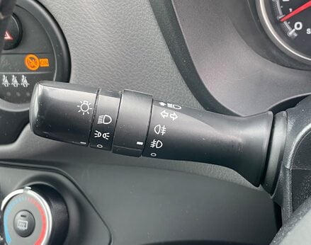 Toyota Yaris VVT-I ICON 41