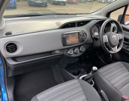 Toyota Yaris VVT-I ICON 25