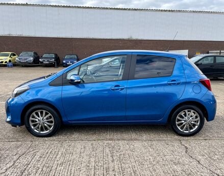 Toyota Yaris VVT-I ICON 11