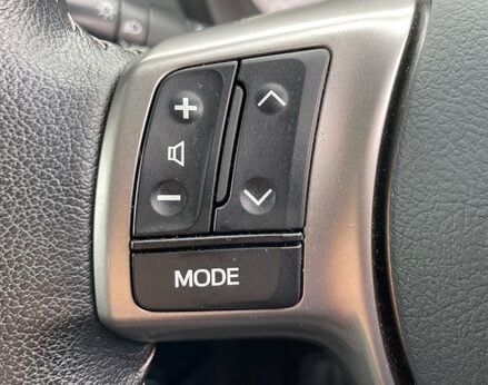 Toyota Yaris VVT-I ICON 39