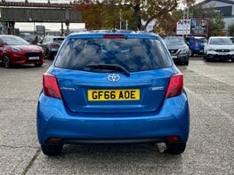 Toyota Yaris VVT-I ICON 6