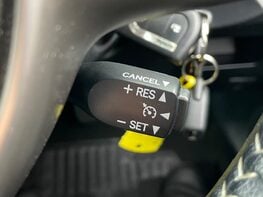 Toyota Yaris VVT-I ICON 43