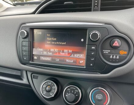 Toyota Yaris VVT-I ICON 26