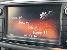 Toyota Yaris VVT-I ICON 29