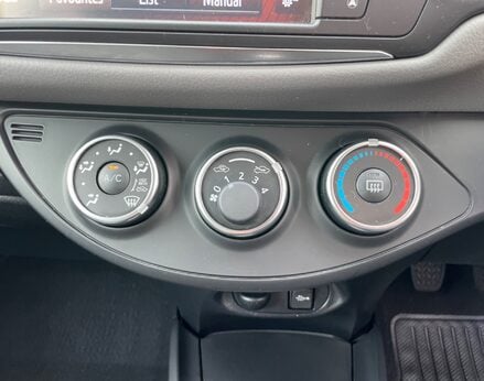 Toyota Yaris VVT-I ICON 35