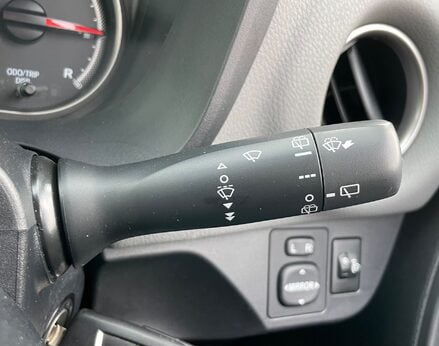 Toyota Yaris VVT-I ICON 42